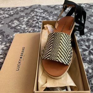 Lucky Brand Women’s Daytah flats. Size 7.5